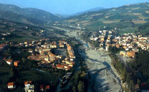Route de la Réserve naturelle géologique du Piacenziano